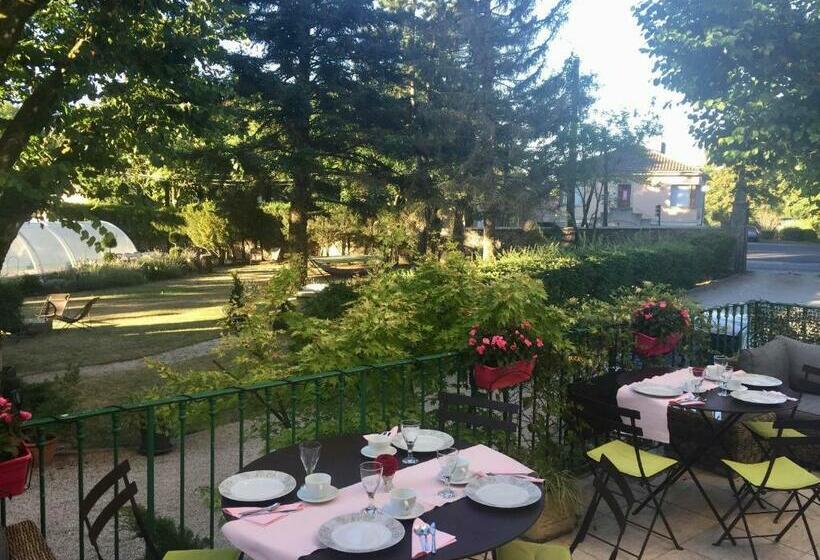 بنسيون Gites Du Caylar   Chambres Et Appartments