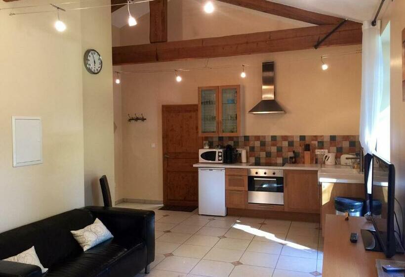 بنسيون Gites Du Caylar   Chambres Et Appartments