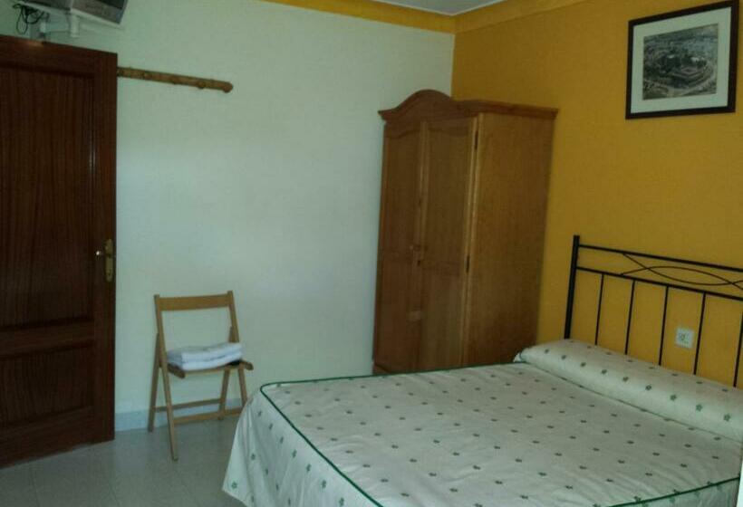 פנסיון Hostal Atila