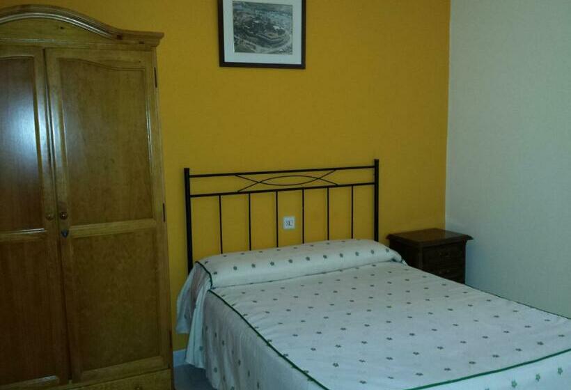 פנסיון Hostal Atila