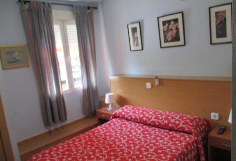 بنسيون Hostal Pradillo