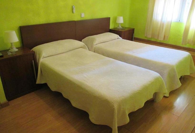 بنسيون Hostal Pradillo