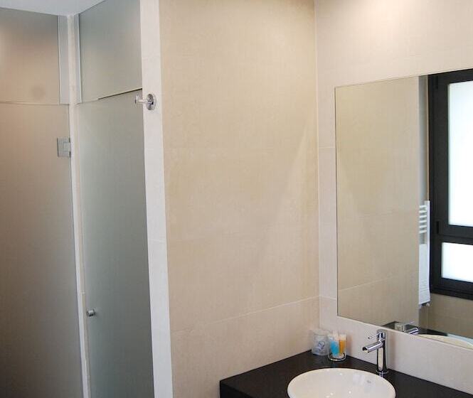 Пансион Hostal Tres Campanas