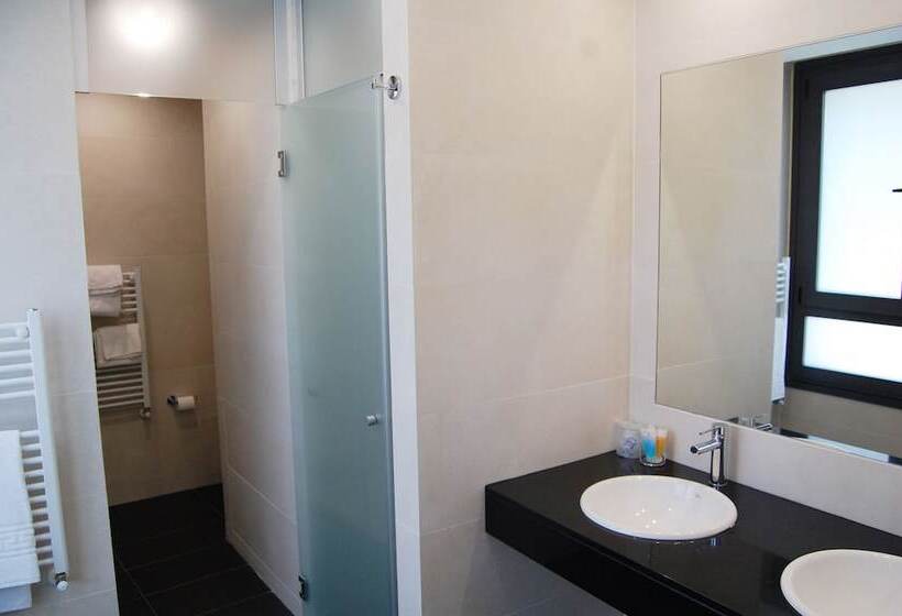 Пансион Hostal Tres Campanas