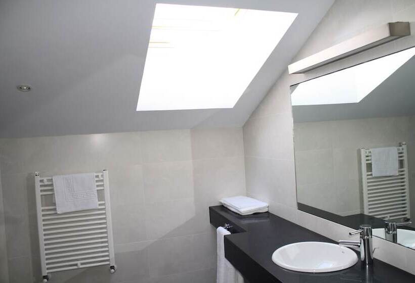 Пансион Hostal Tres Campanas