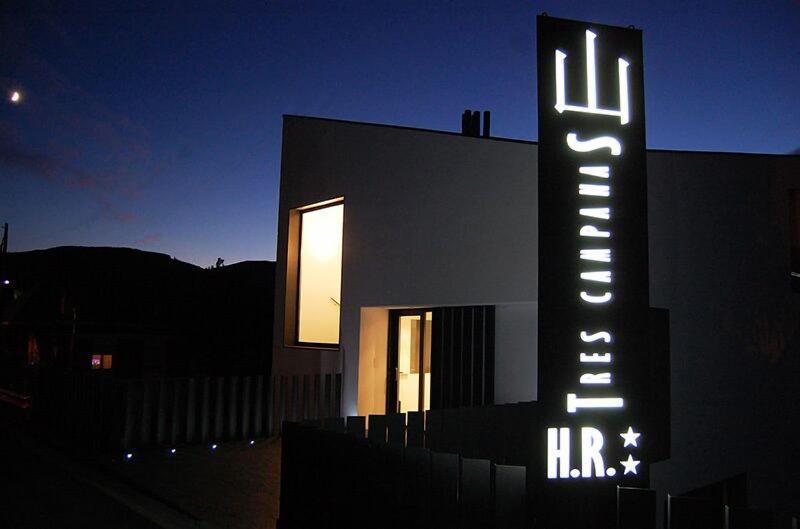 Пансион Hostal Tres Campanas