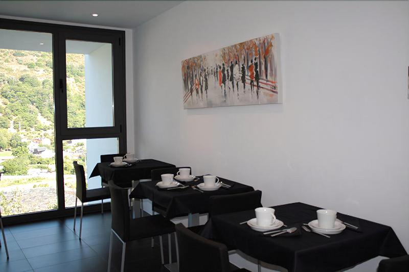 Пансион Hostal Tres Campanas