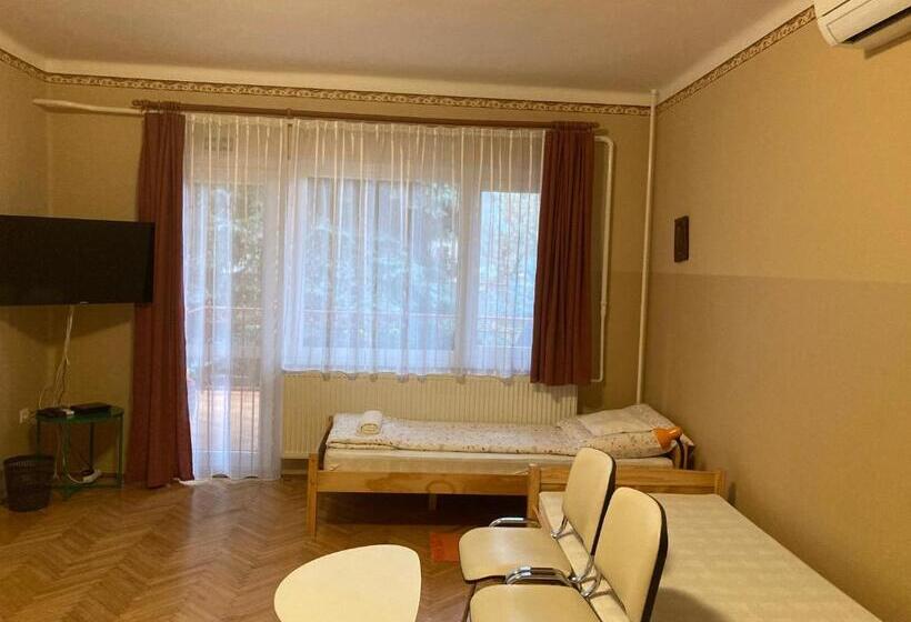 بنسيون Kurca Parti Vendégház