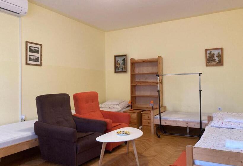 بنسيون Kurca Parti Vendégház