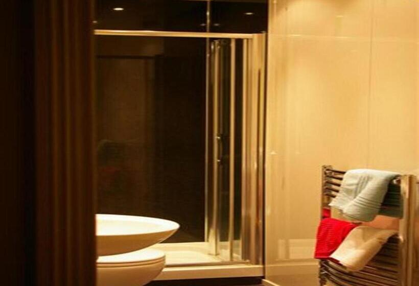 پانسیون Riverside Guest House