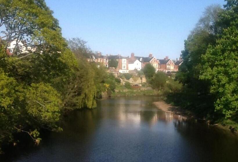 پانسیون Riverside Guest House