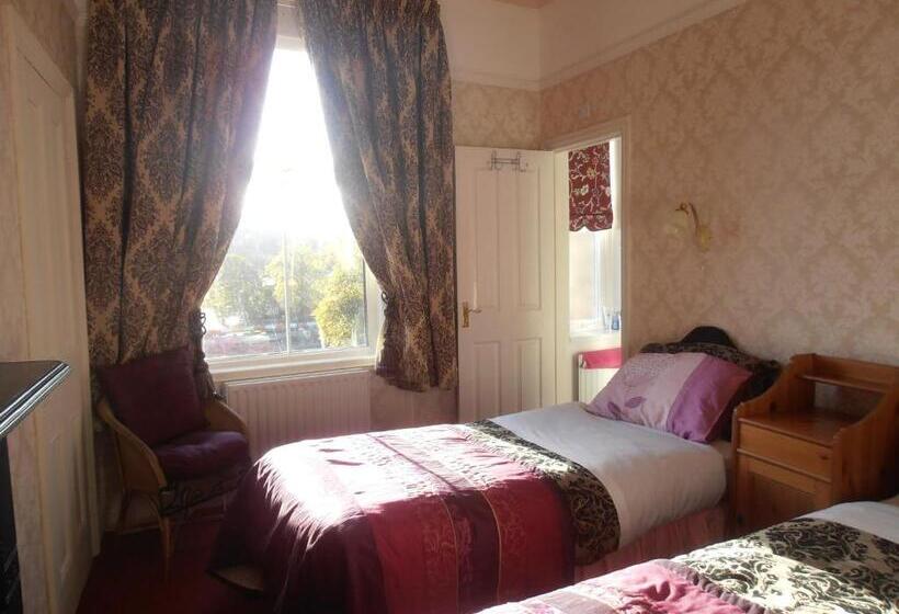 پانسیون Riverside Guest House