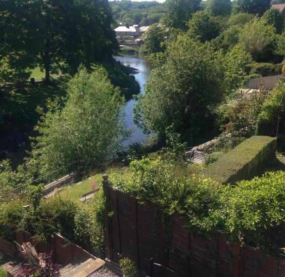 پانسیون Riverside Guest House