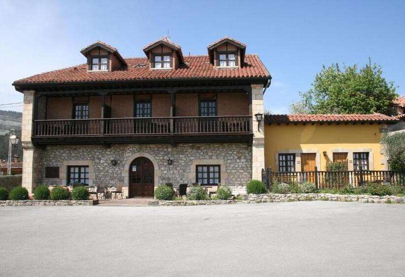 פנסיון Trisileja En Posada La Busta