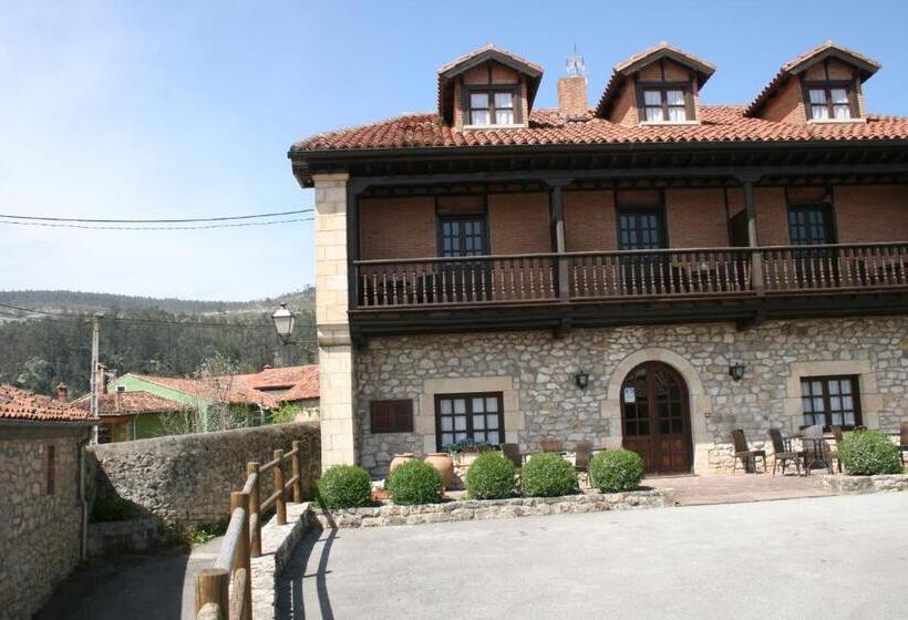 פנסיון Trisileja En Posada La Busta