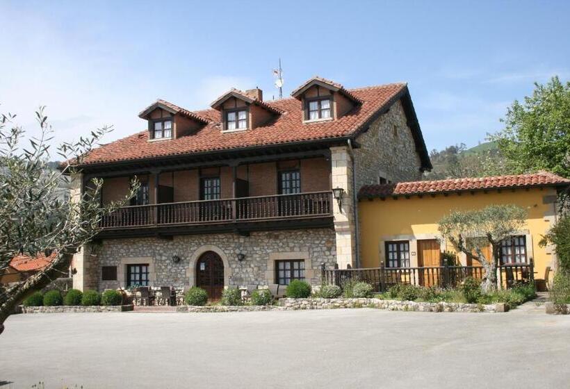 פנסיון Trisileja En Posada La Busta