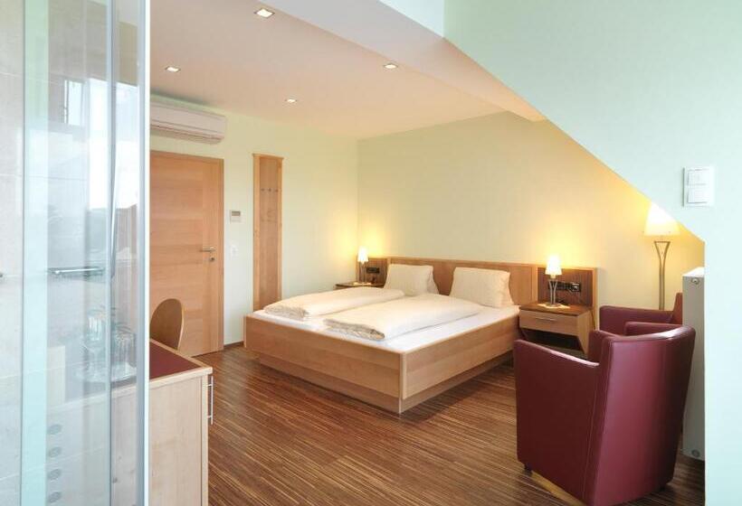 Pensionat Weingut Skoff Original