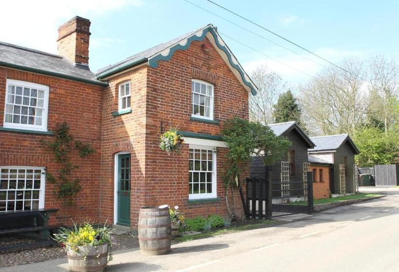 הוסטל The Compasses