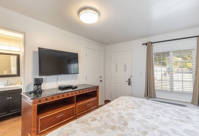 호스텔 Vineyard Valley Inn