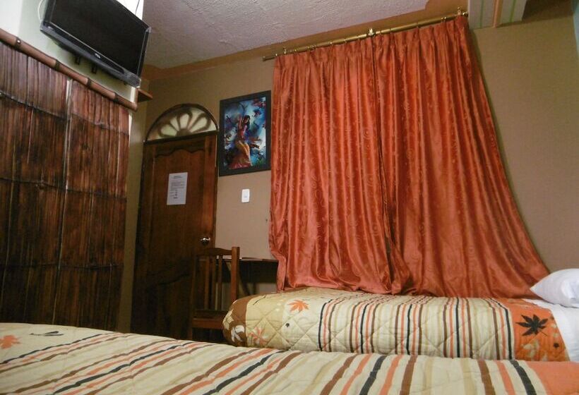 Hostal Otavalos Inn Hostel