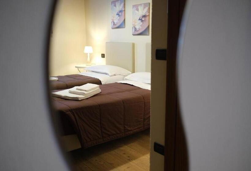 ホテル Agriturismo Corte Pellegrini