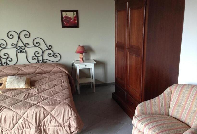 בית מלון כפרי Agriturismo Fruttirossi