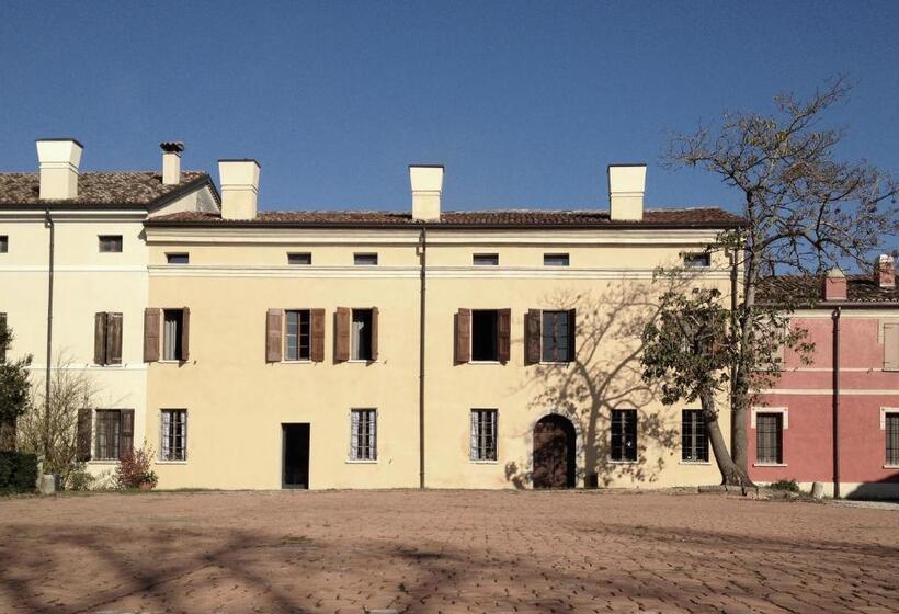 Отель Corte Mainolda