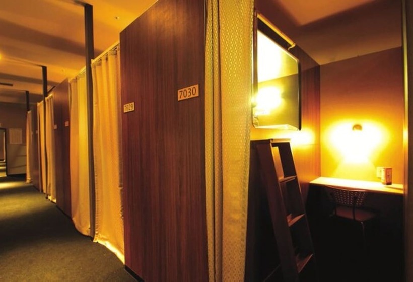 Nikoh Capsule Hotel Refre   Hostel   Caters To Men