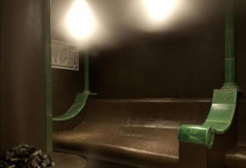 Nikoh Capsule Hotel Refre   Hostel   Caters To Men