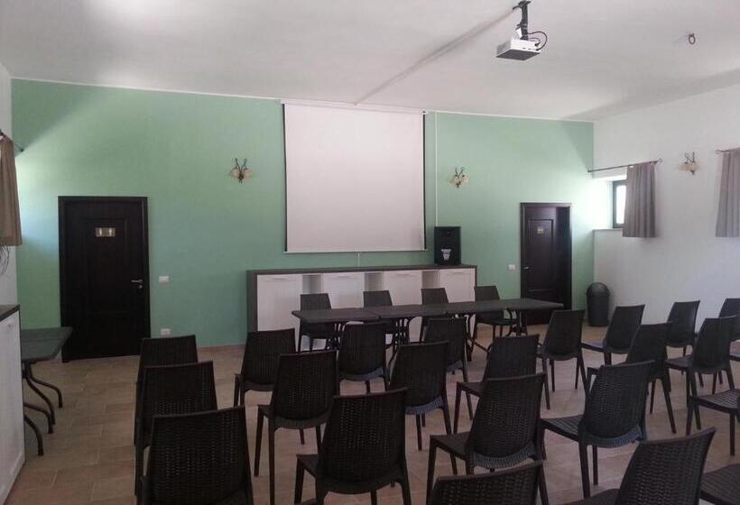 ホテル La Ferula Bed&pool