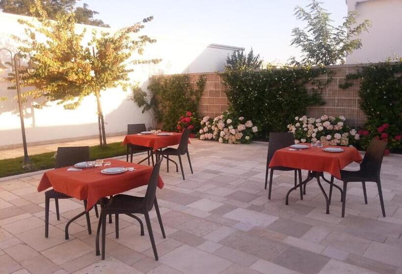 ホテル La Ferula Bed&pool