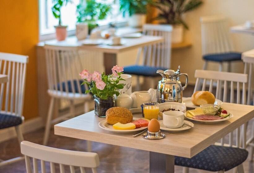 Отель Strandvilla Imperator