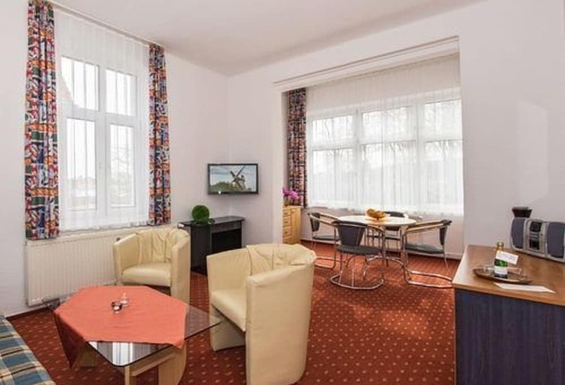 Отель Strandvilla Imperator