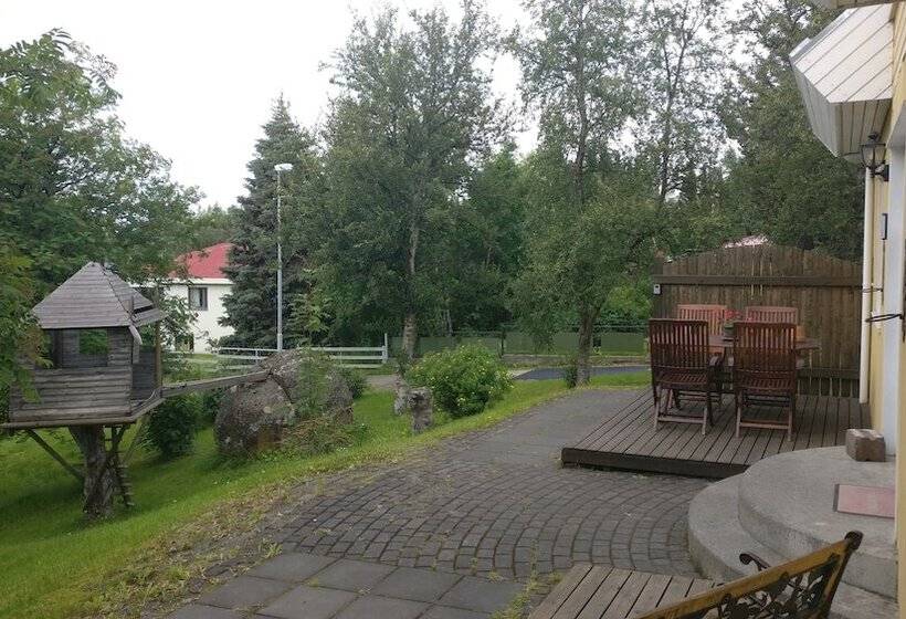 پانسیون Birta Guesthouse