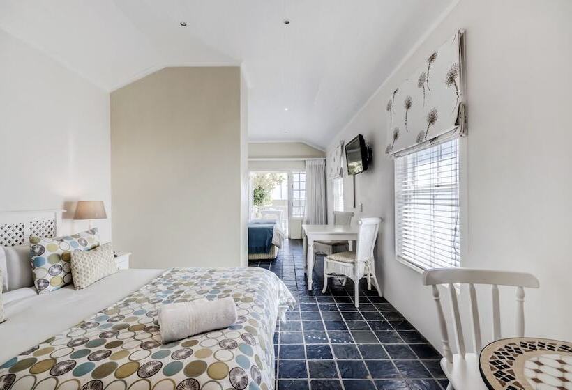 펜션 First Avenue Guesthouse