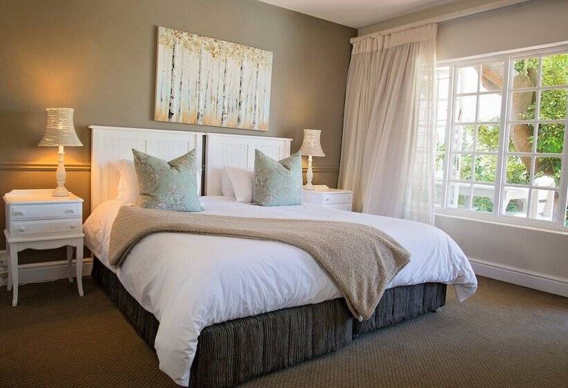 펜션 First Avenue Guesthouse