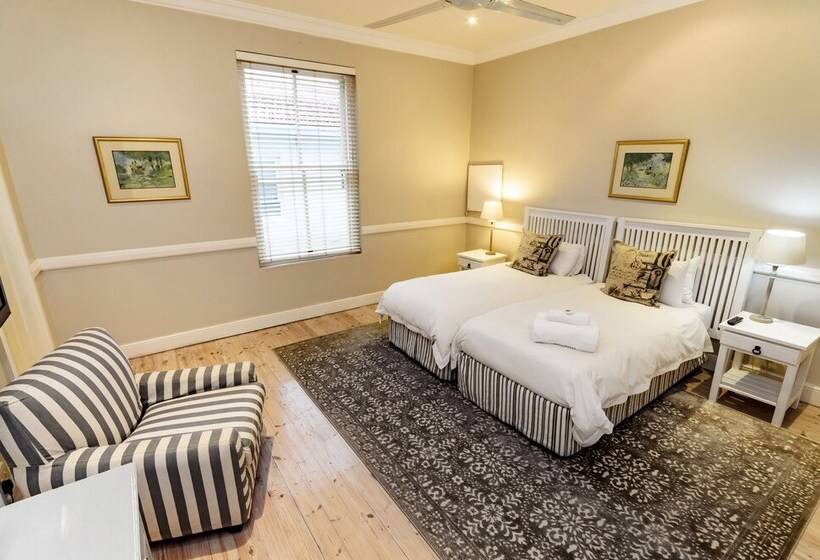 펜션 First Avenue Guesthouse