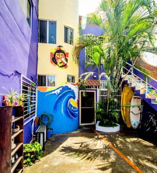 پانسیون Wandering Monkey Guesthouse