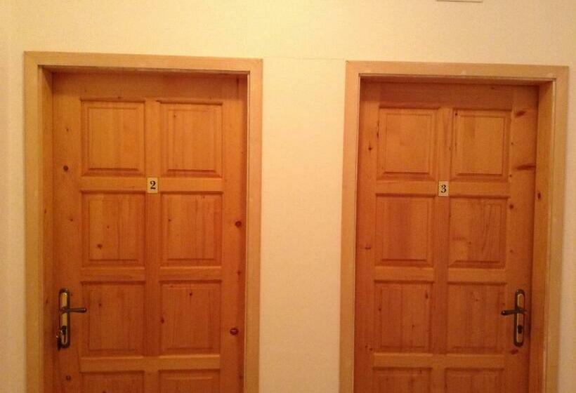 Пансион Guest Rooms Toni & Miro