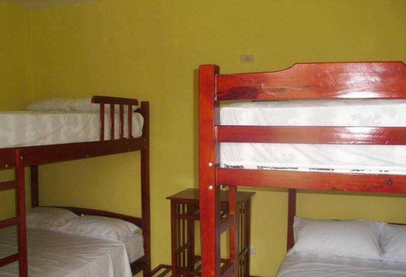 بنسيون Hostal Alcazaba