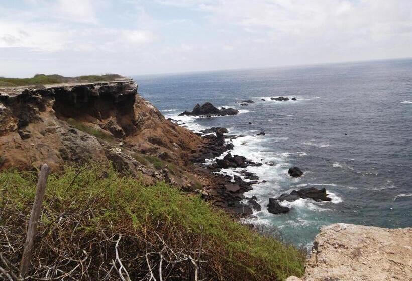 پانسیون Hostal Alcazaba