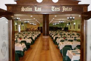 پانسیون Hostal Las Tres Jotas