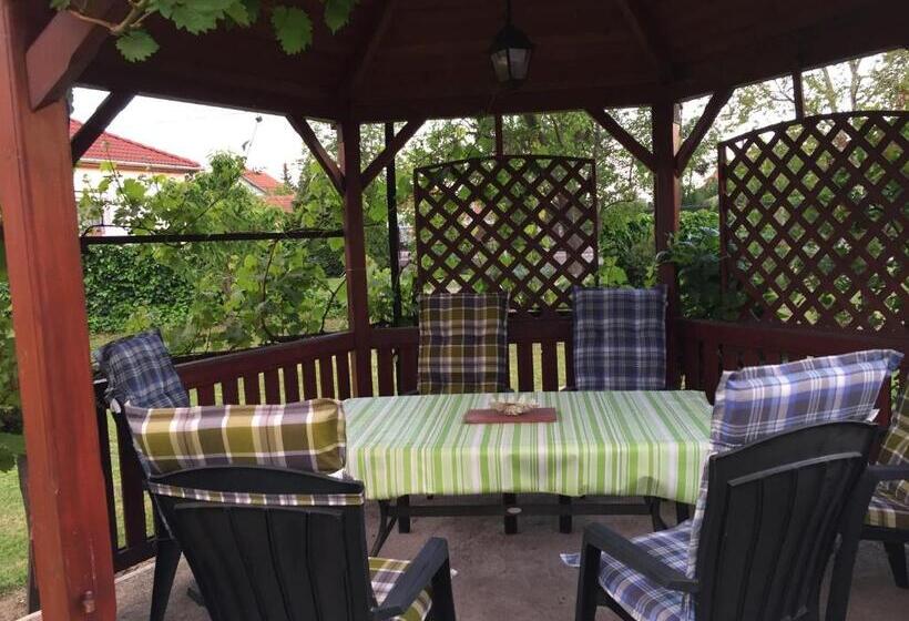 פנסיון Katalin Vendégház