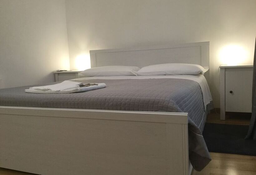 بنسيون La Piazzetta B&b   Mini Appartamento Con Ingresso Indipendente