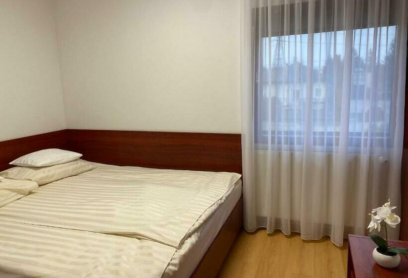 بنسيون Part Cafe Residence