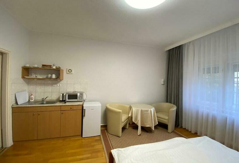 بنسيون Part Cafe Residence