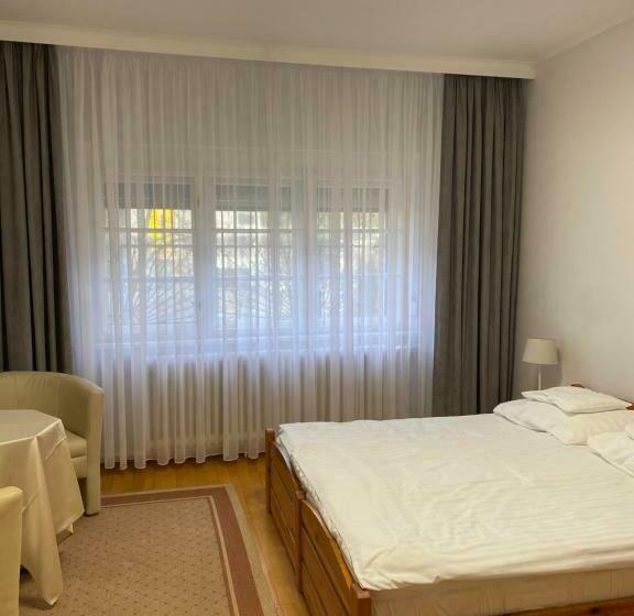 بنسيون Part Cafe Residence