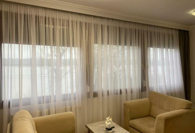 פנסיון Part Cafe Residence