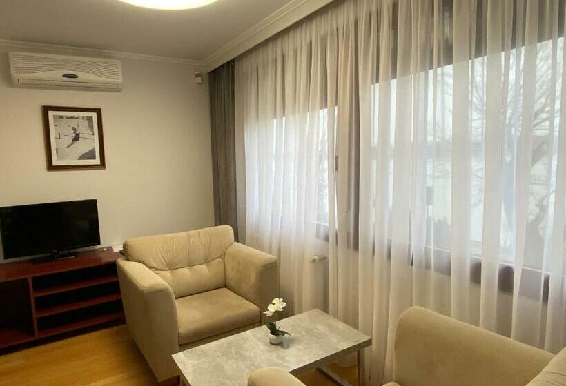 بنسيون Part Cafe Residence