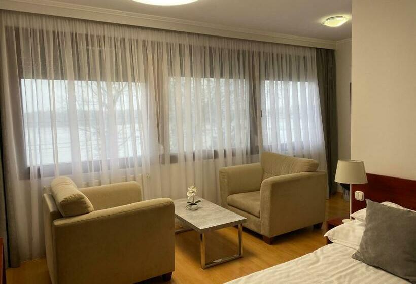 بنسيون Part Cafe Residence